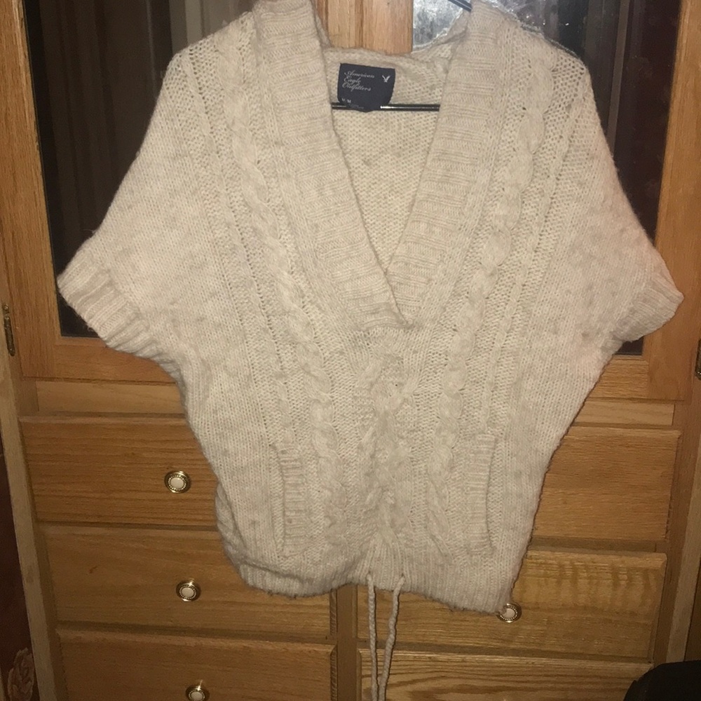 Short sleeve sweater